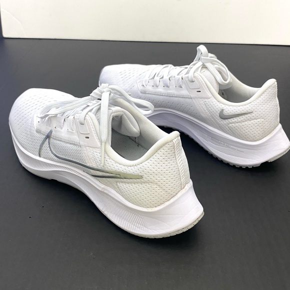 Nike Women's White Metallic Air Zoom Pegasus 38 Athletic Trainer CW7358-100 - Picture 6 of 13